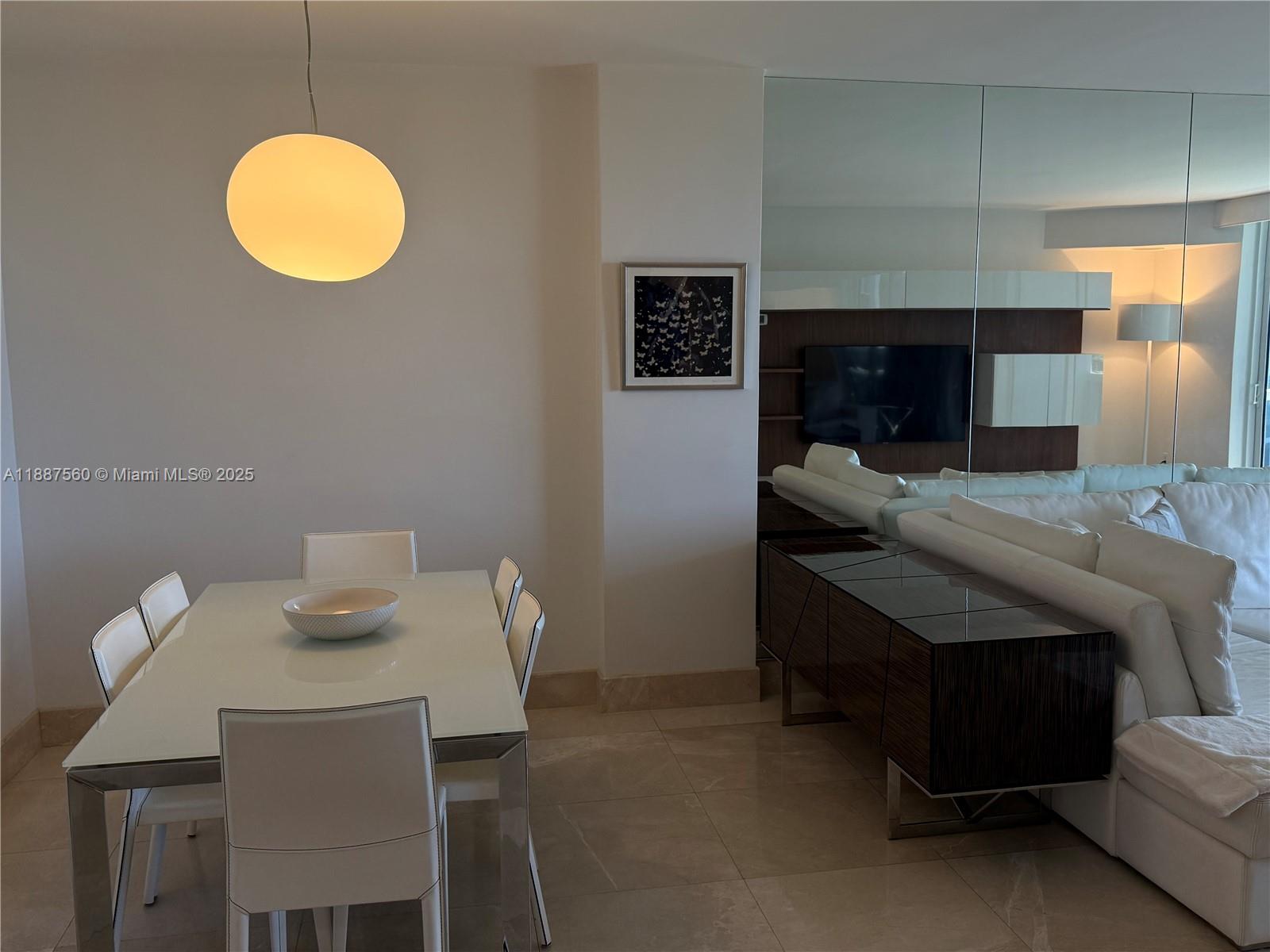 10275 Collins Ave # 533