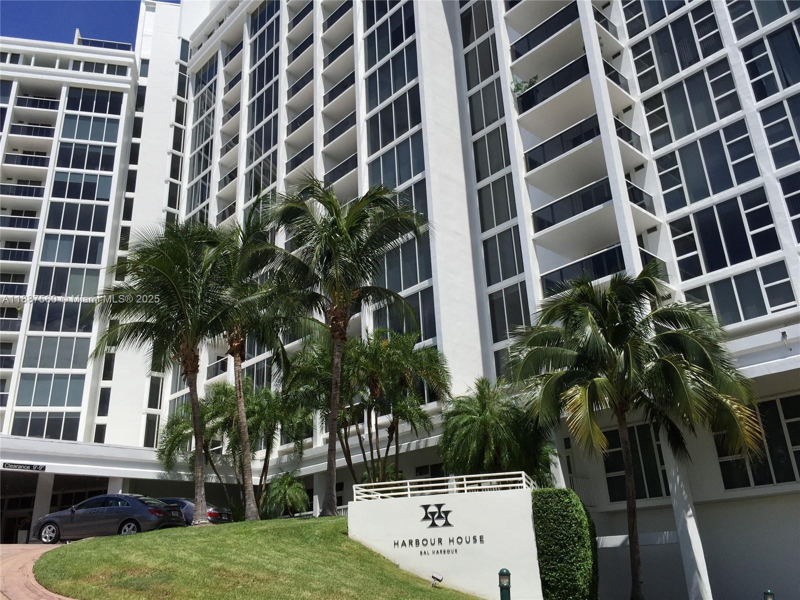 10275 Collins Ave # 533