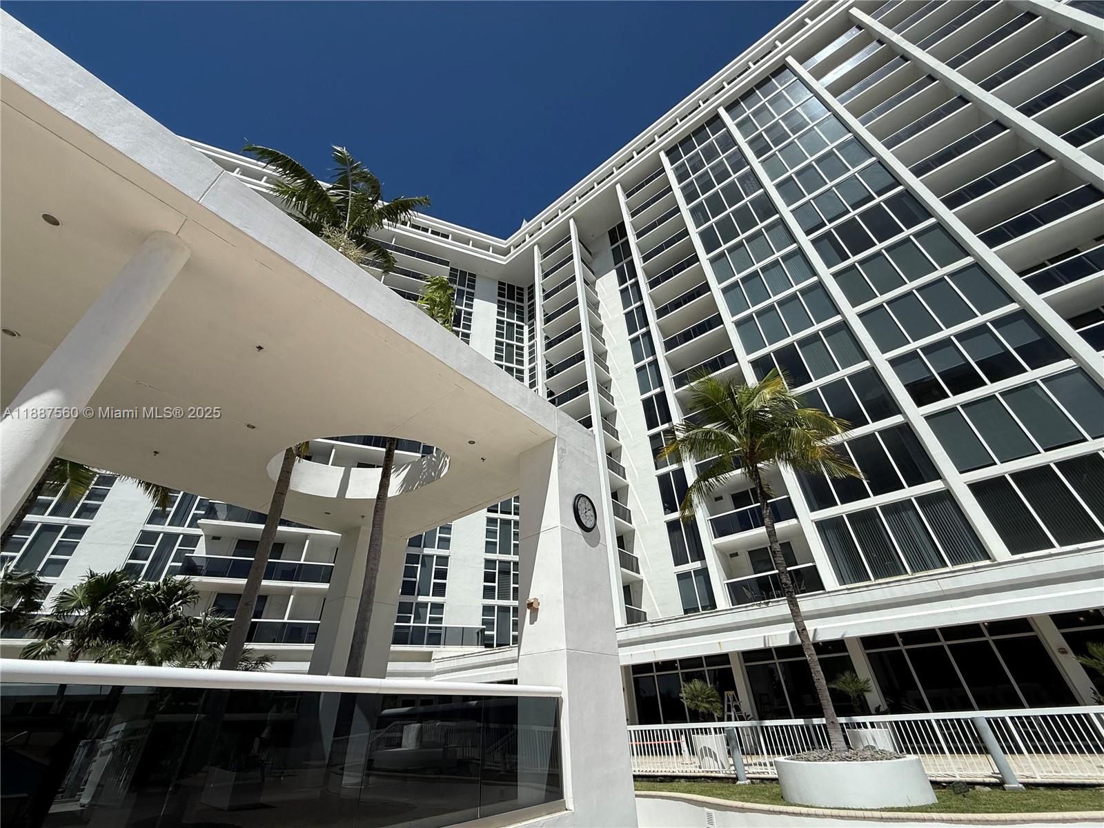 10275 Collins Ave # 533