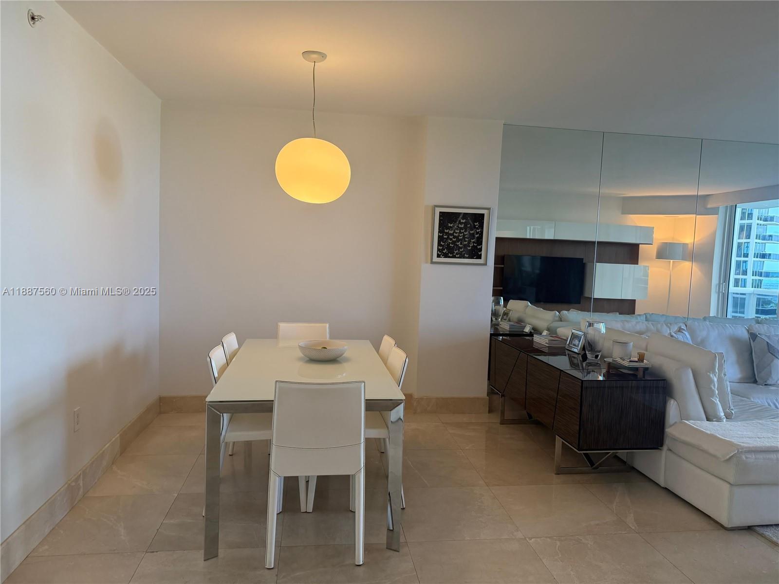 10275 Collins Ave # 533