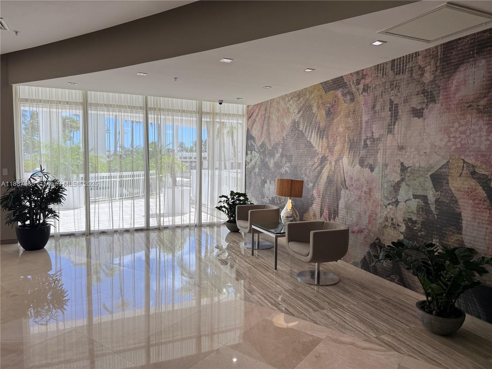 10275 Collins Ave # 533