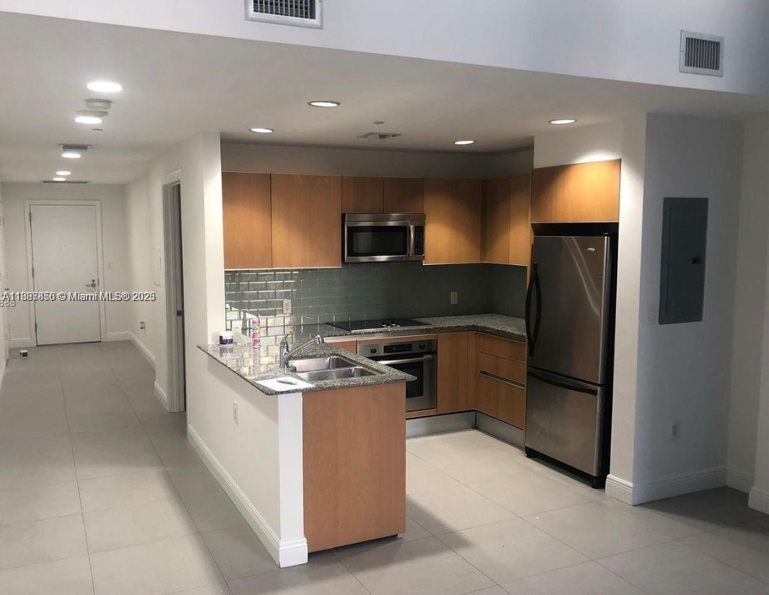 1050 Brickell Ave # 1618