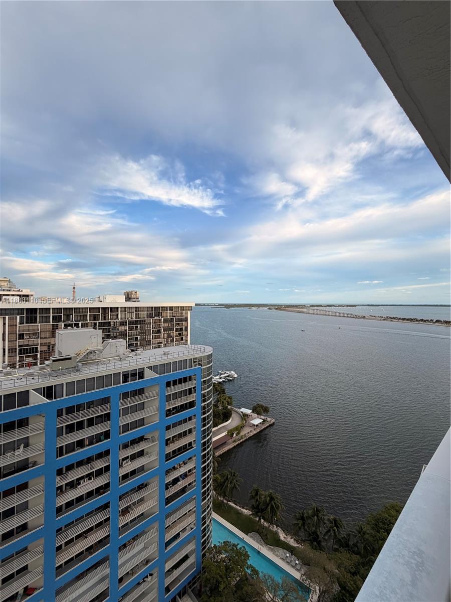 2101 Brickell Ave # 2104