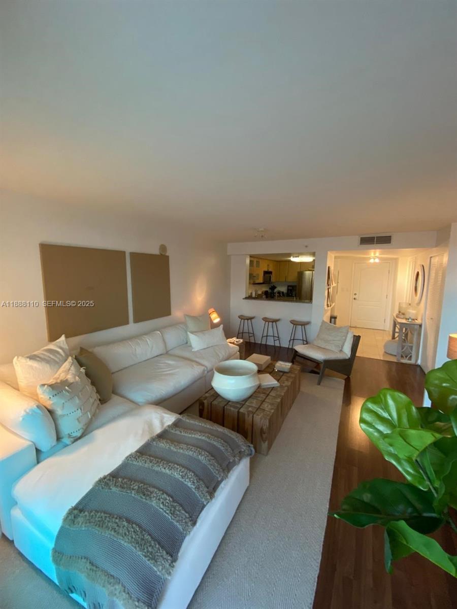 2101 Brickell Ave # 2104