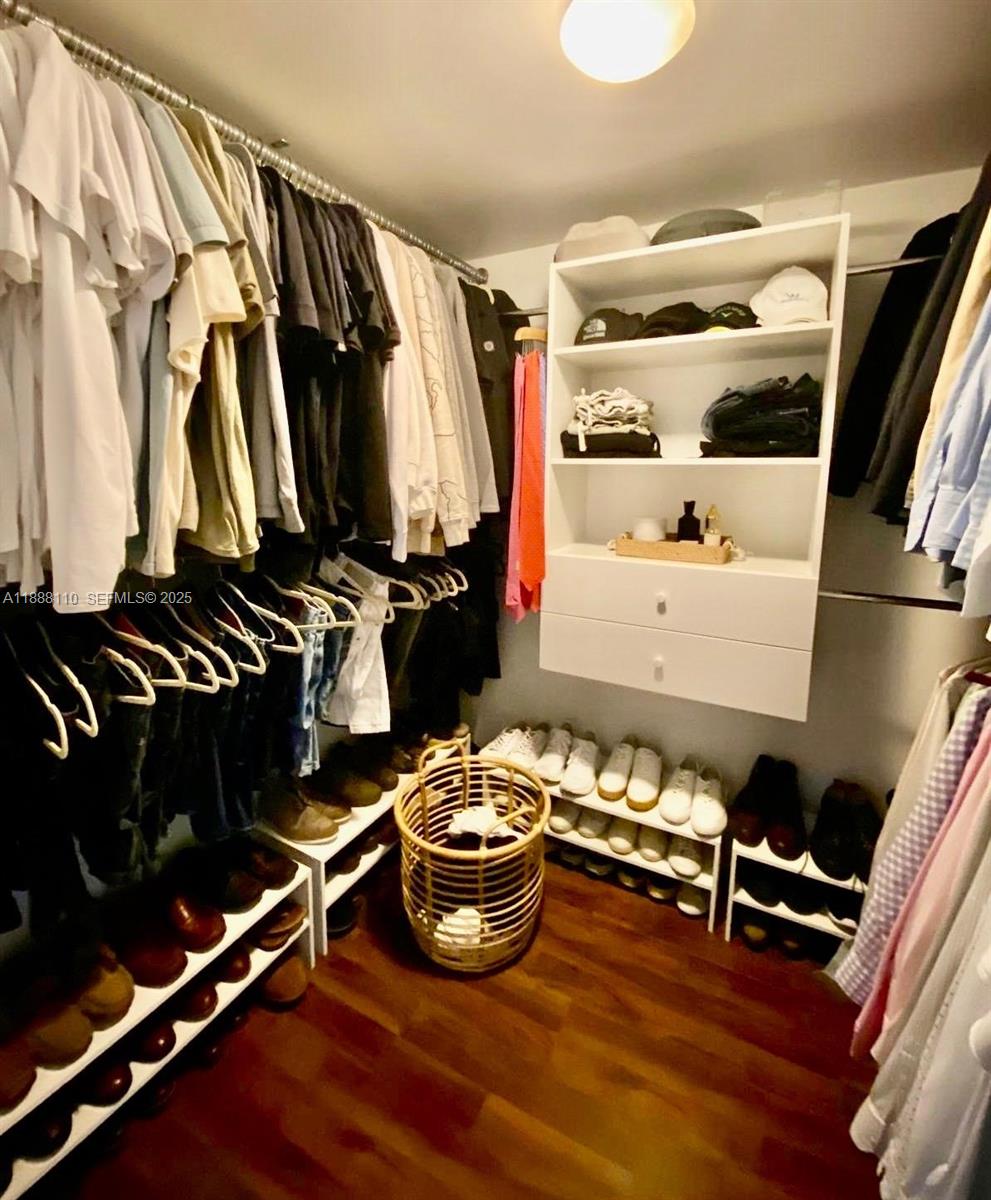 2101 Brickell Ave # 2104