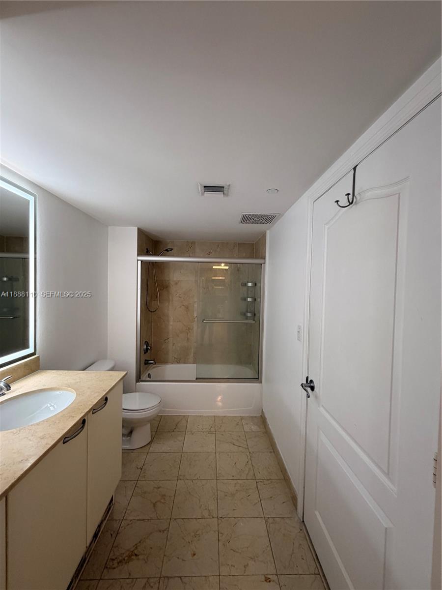 2101 Brickell Ave # 2104