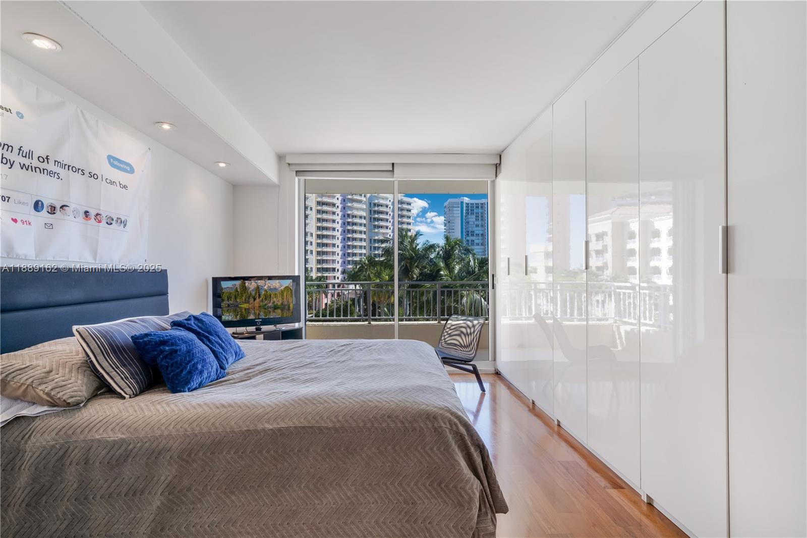 765 Crandon Blvd # 12 Unit: PH-12