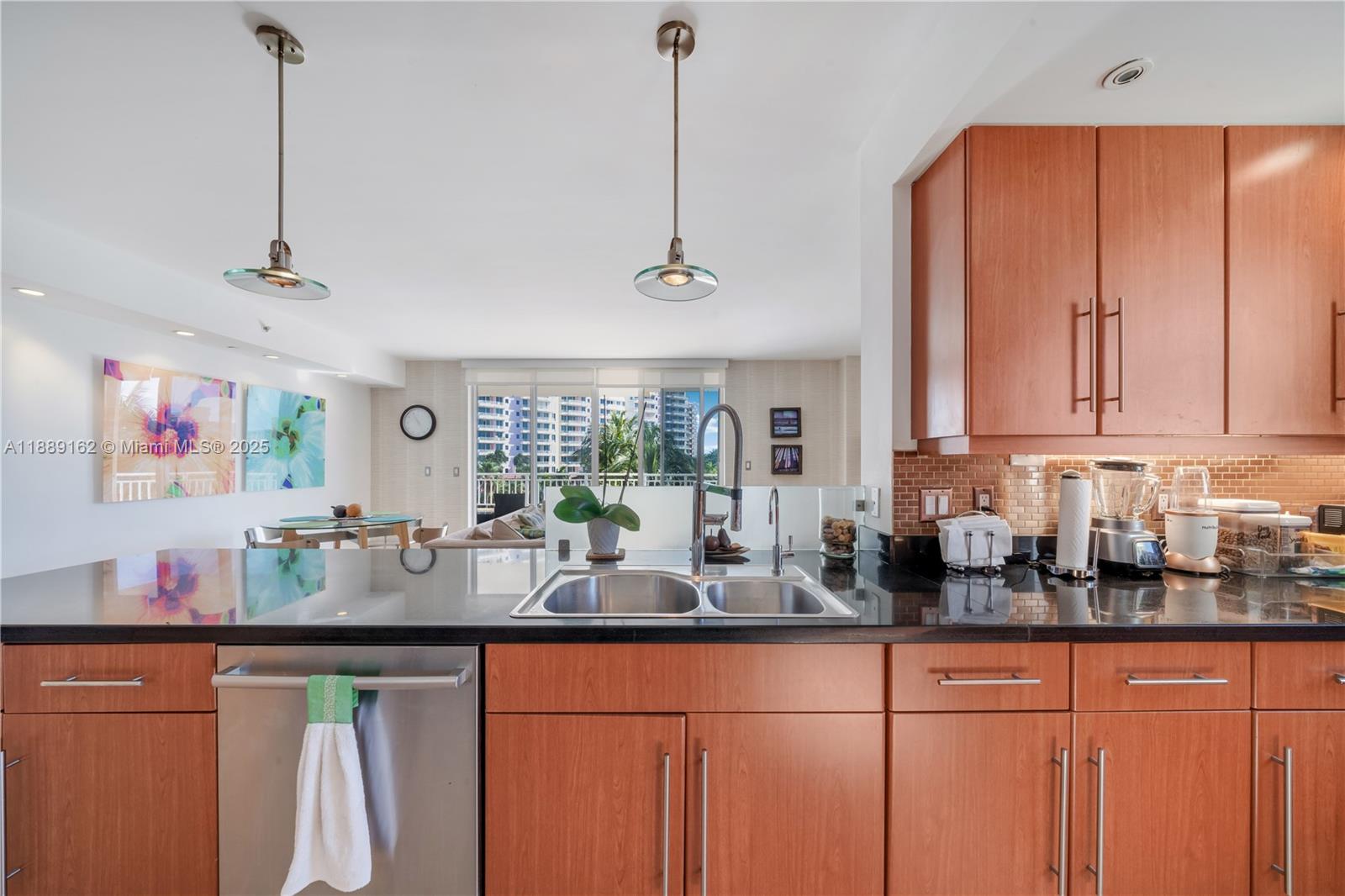 765 Crandon Blvd # 12 Unit: PH-12