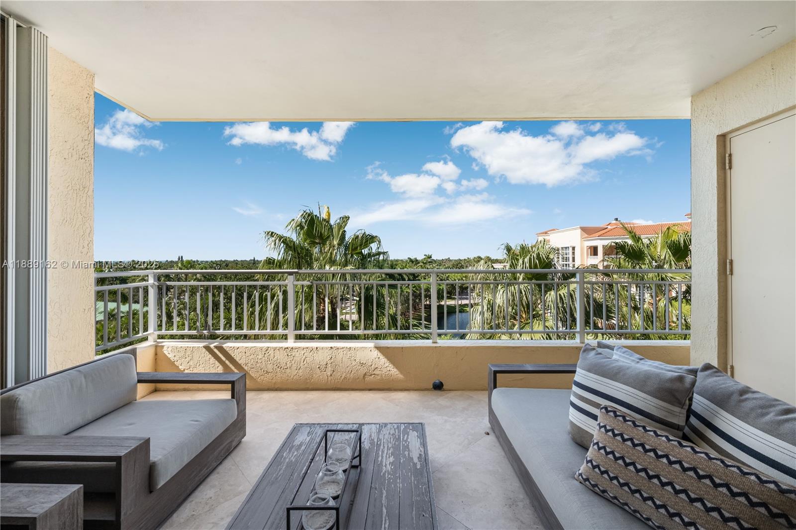 765 Crandon Blvd # 12 Unit: PH-12