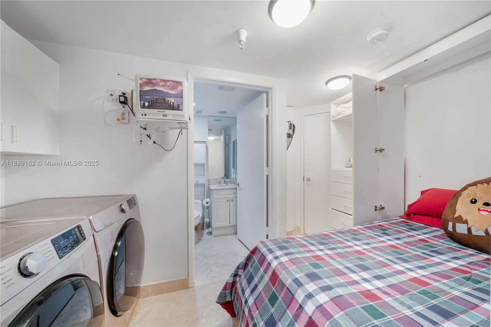 765 Crandon Blvd # 12 Unit: PH-12