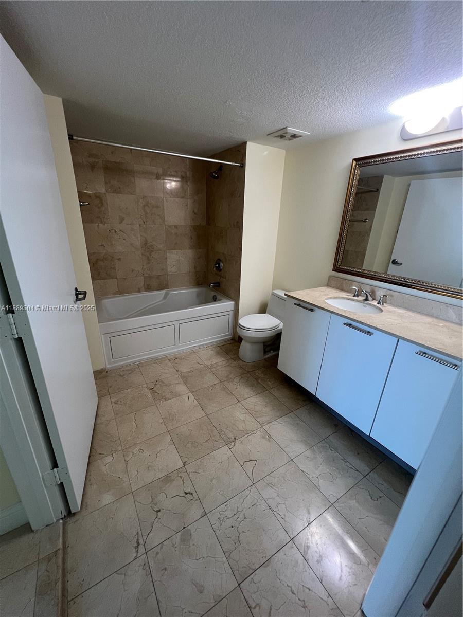 1800 N Bayshore Dr # 2802