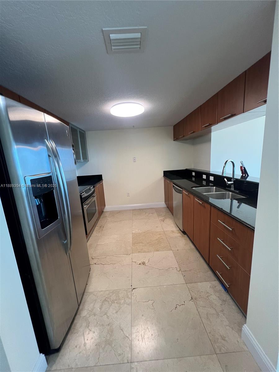 1800 N Bayshore Dr # 2802