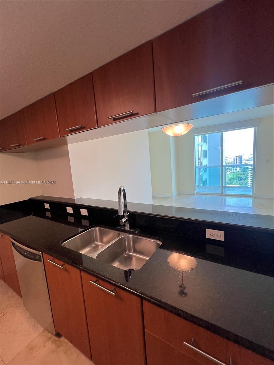 1800 N Bayshore Dr # 2802