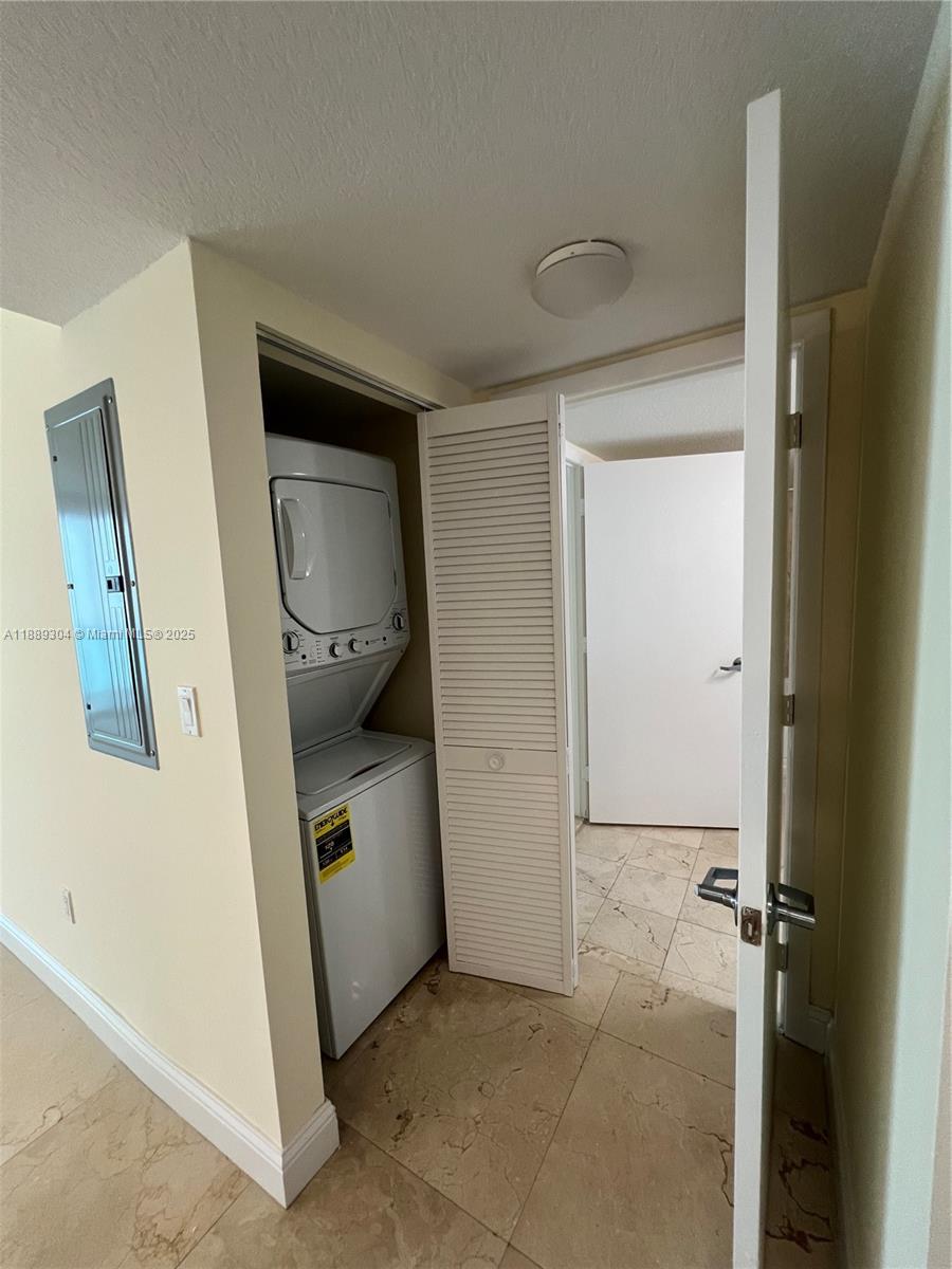 1800 N Bayshore Dr # 2802