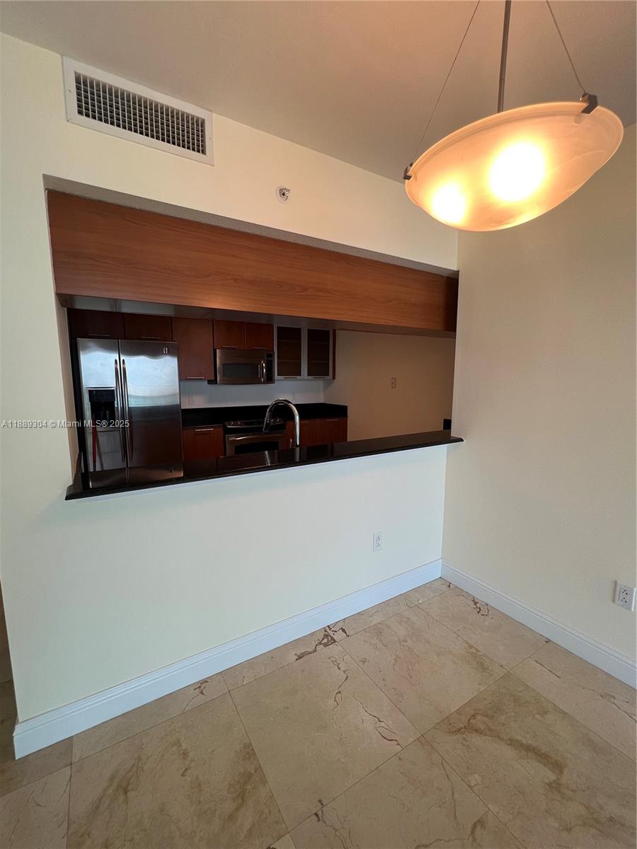 1800 N Bayshore Dr # 2802