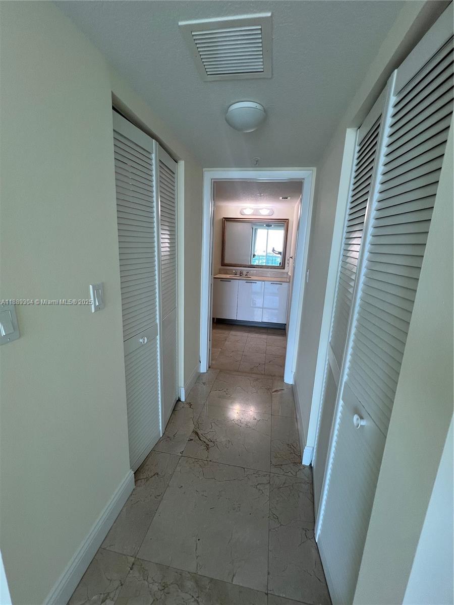 1800 N Bayshore Dr # 2802