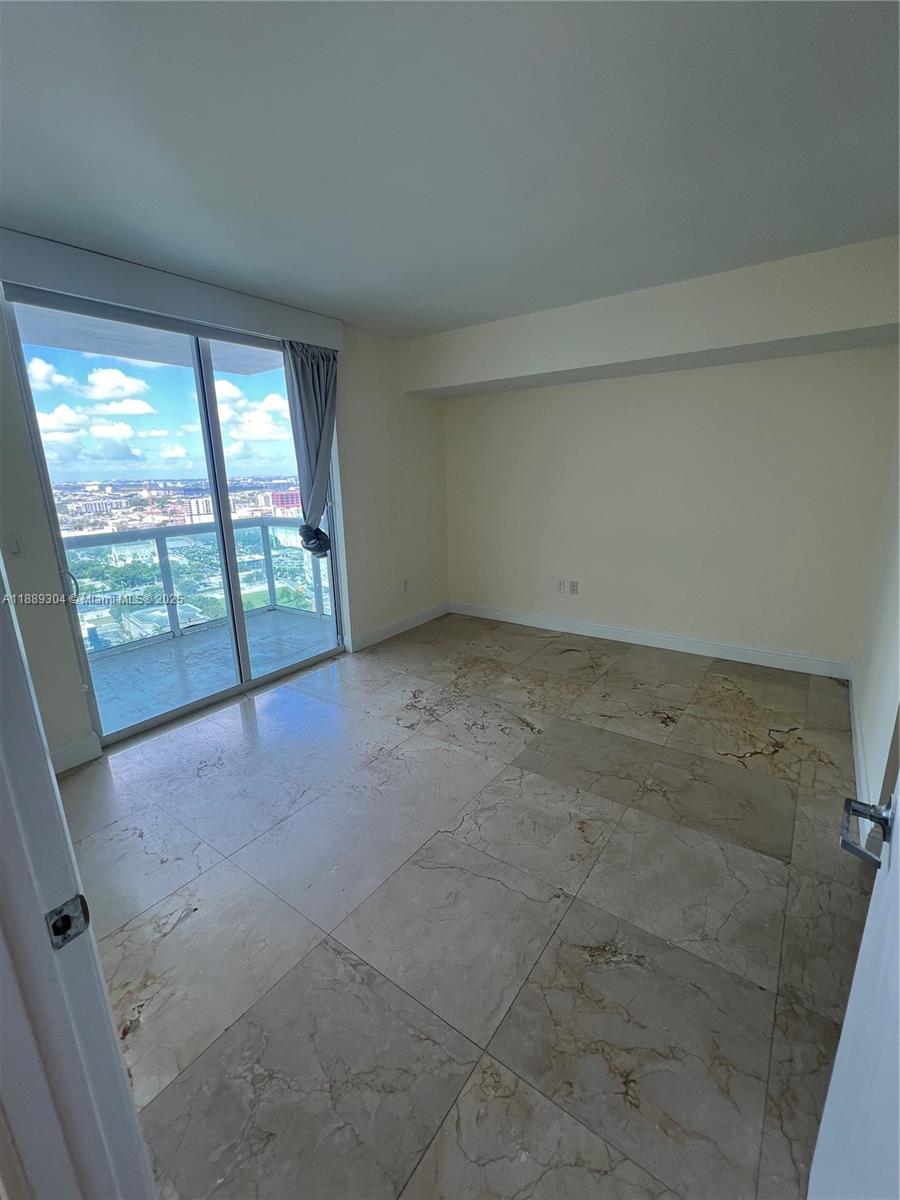 1800 N Bayshore Dr # 2802