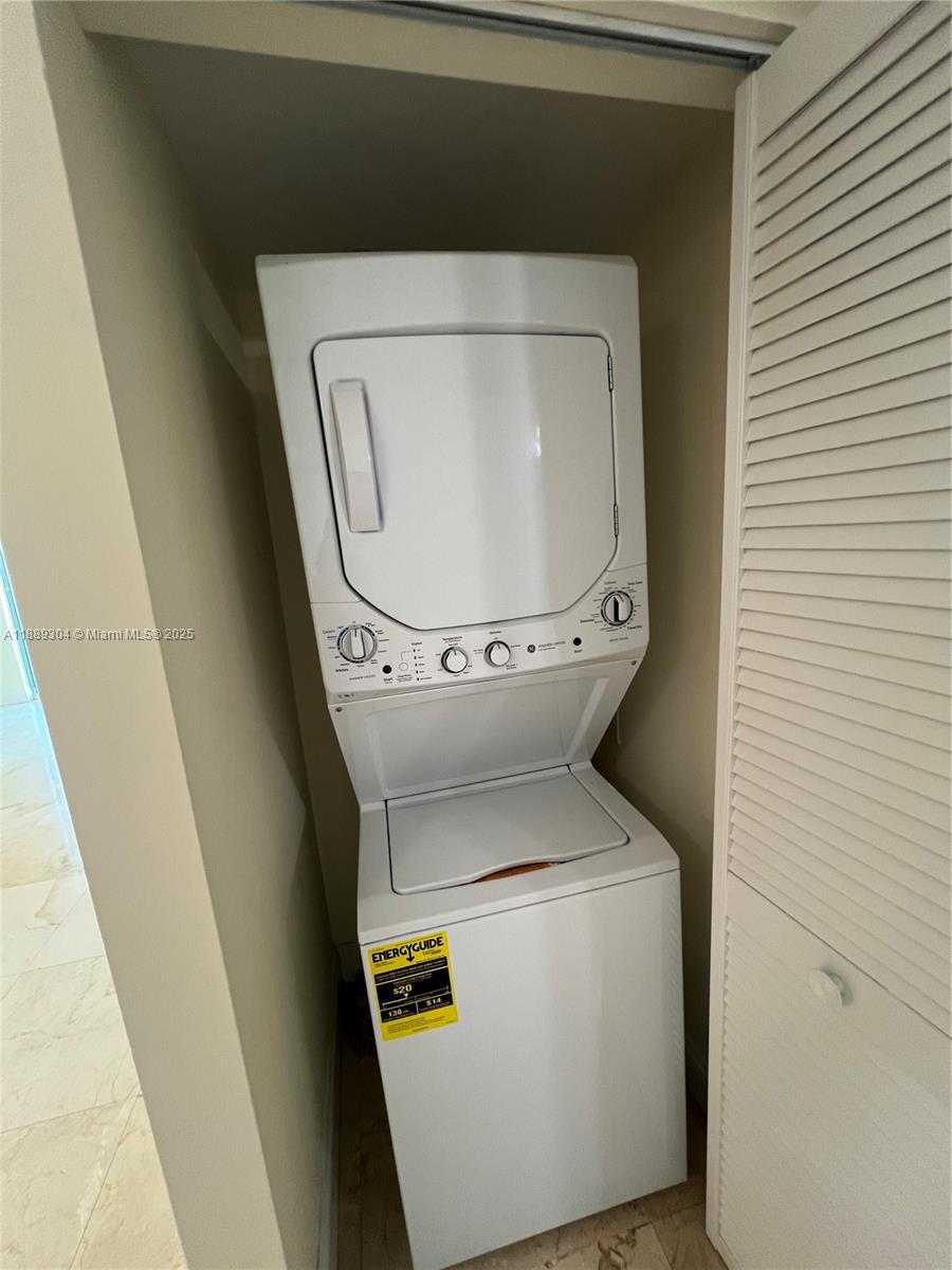 1800 N Bayshore Dr # 2802