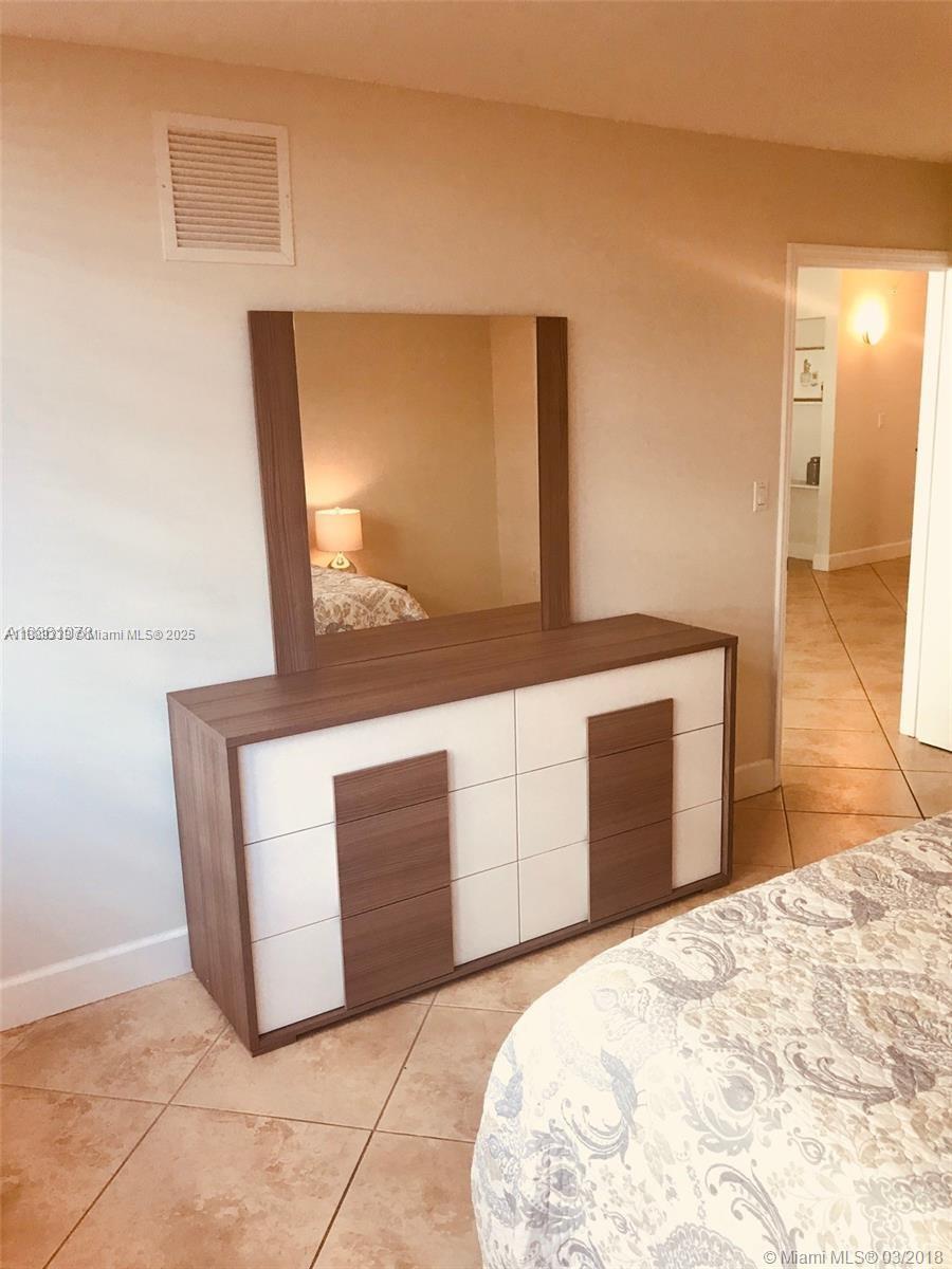 6917 Collins Ave # 912