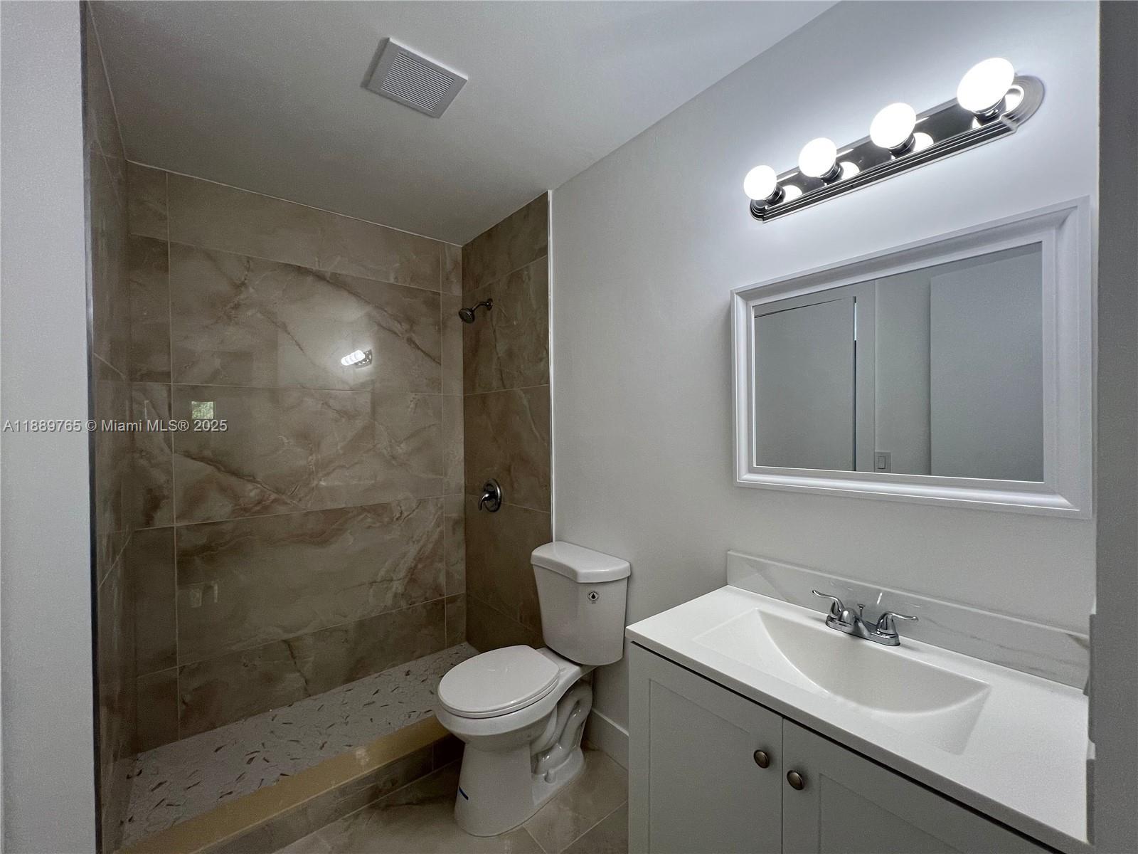 15600 SW 80th St # 201 Unit: L-201