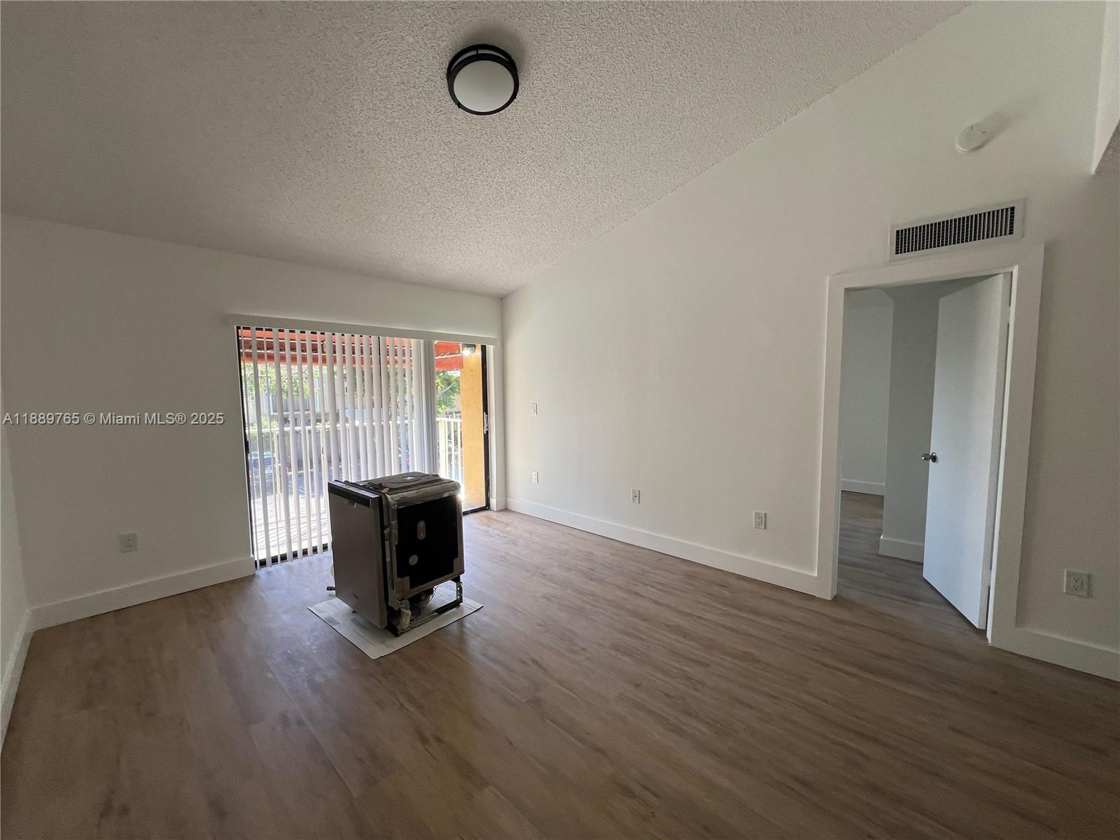 15600 SW 80th St # 201 Unit: L-201