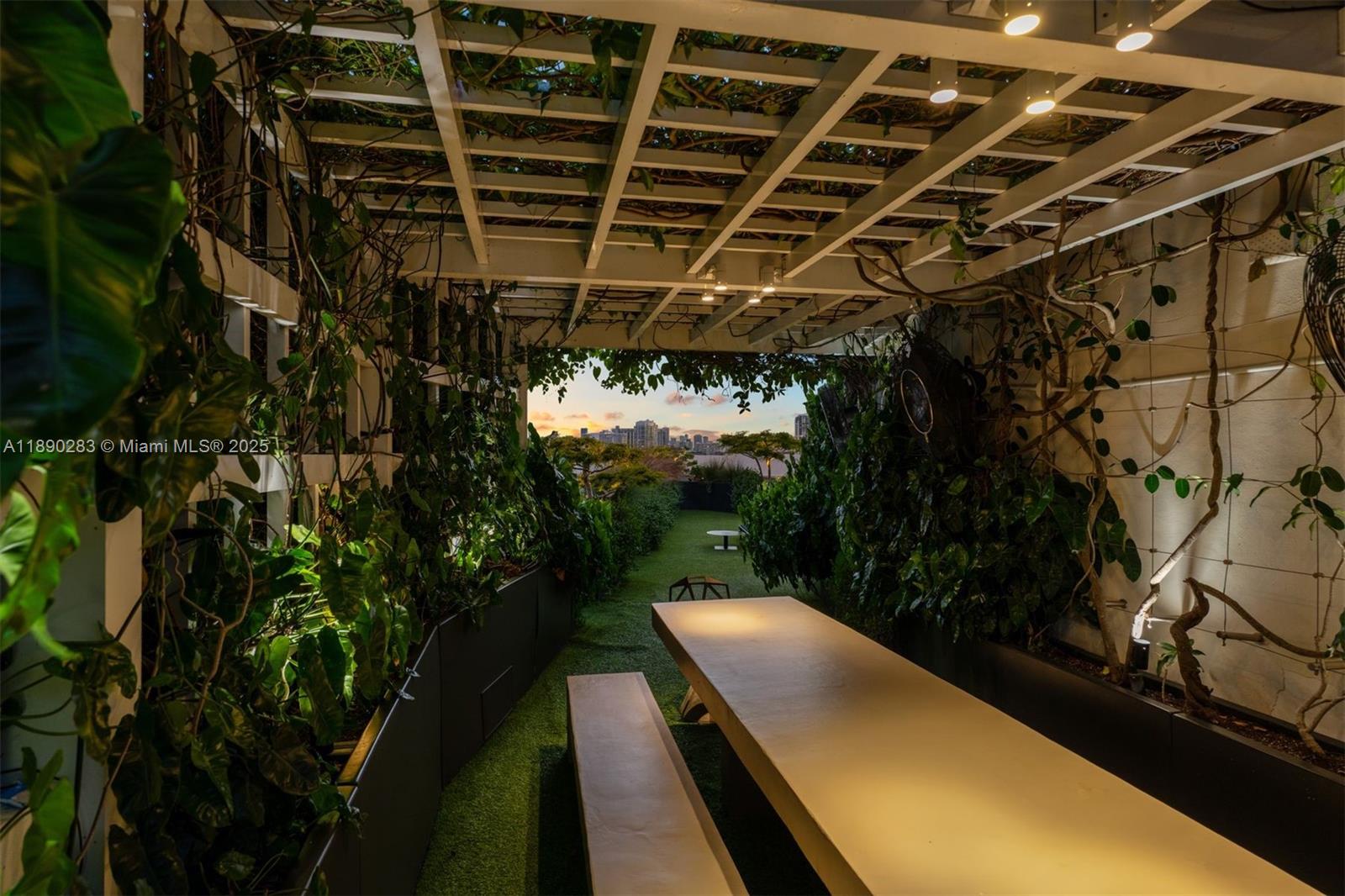 2001 Meridian Ave # 01, Miami Beach Unit: PH-01