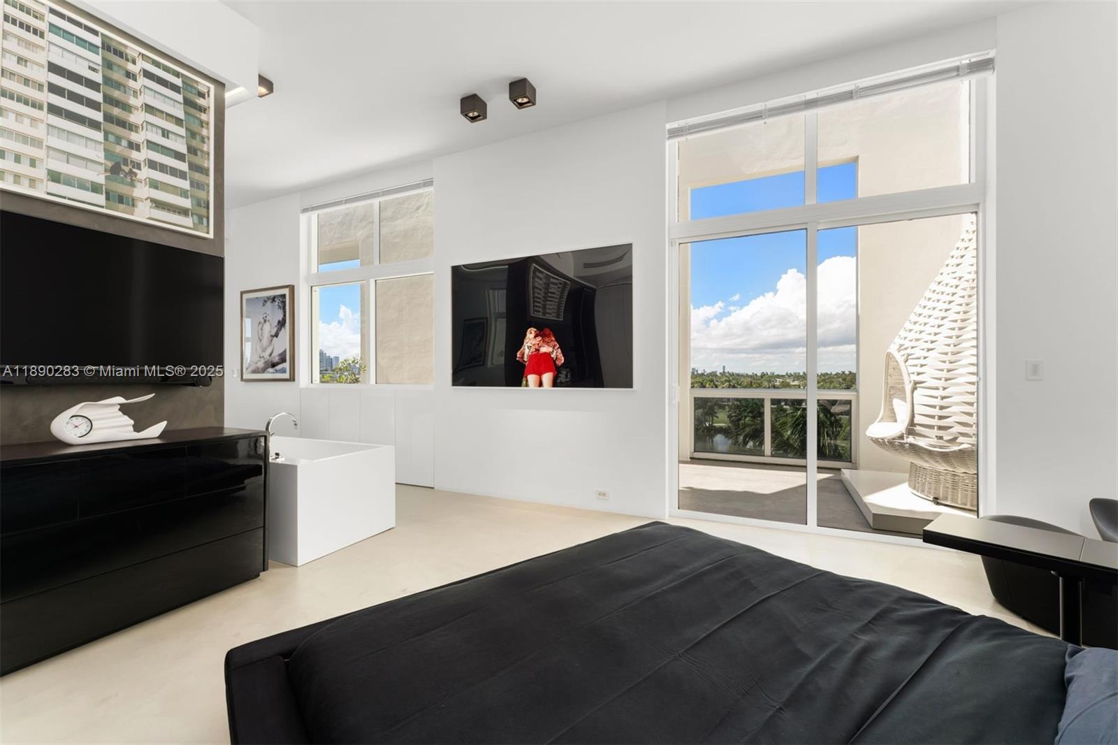 2001 Meridian Ave # 01, Miami Beach Unit: PH-01