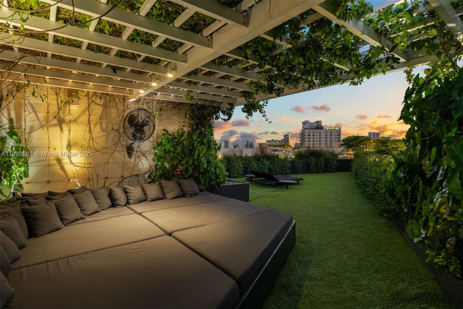 2001 Meridian Ave # 01, Miami Beach Unit: PH-01