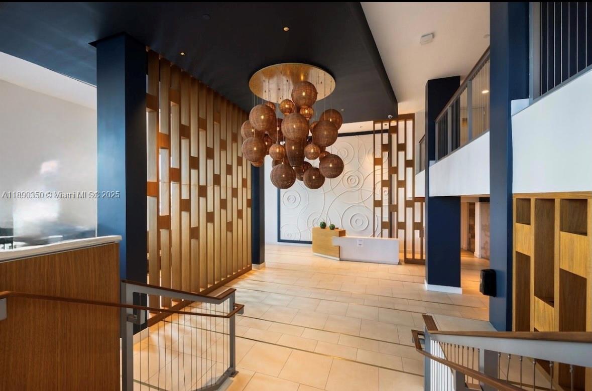 7501 E Treasure Dr # 7L