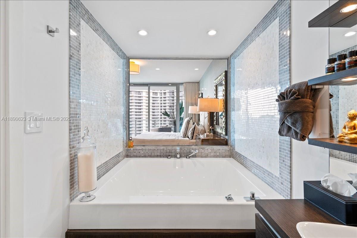 200 Biscayne Boulevard Way # 3608