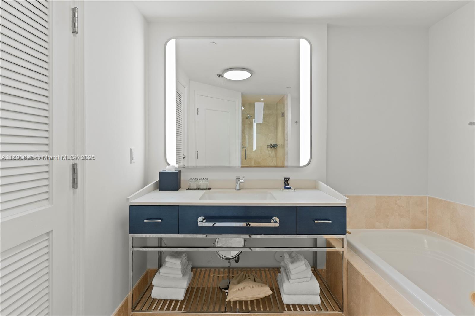 4401 Collins Ave # 3003