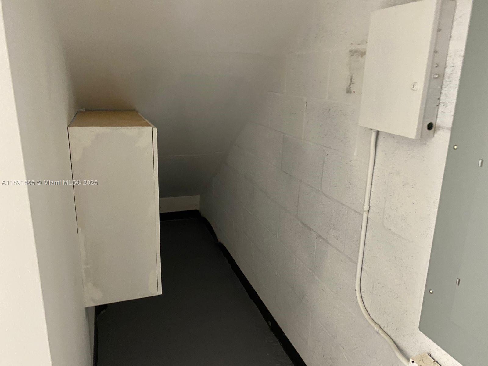 1791 Blount Rd Unit: 911/912