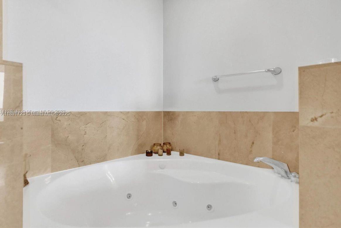 7900 Harbor Island Dr # 802