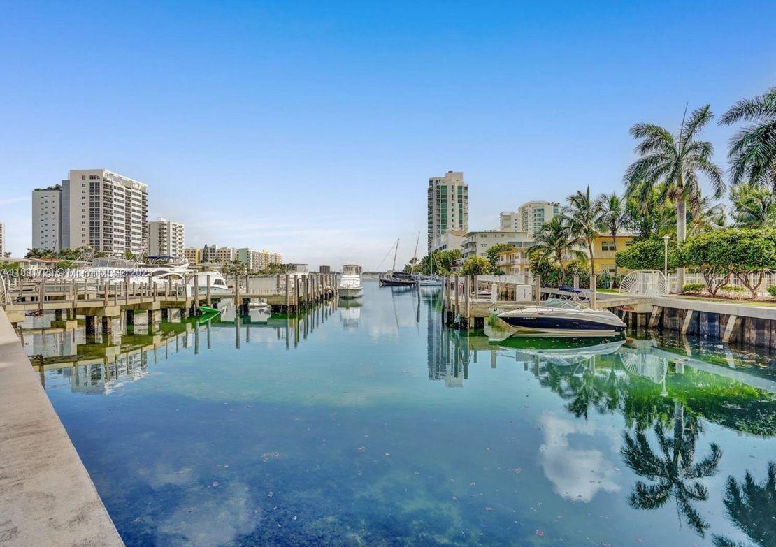 7900 Harbor Island Dr # 802