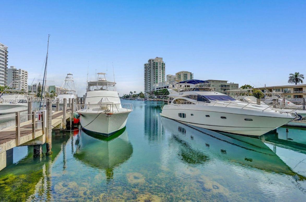 7900 Harbor Island Dr # 802