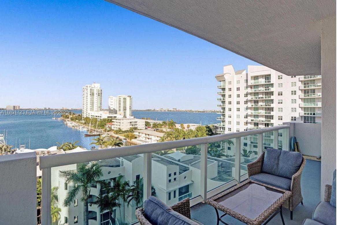 7900 Harbor Island Dr # 802