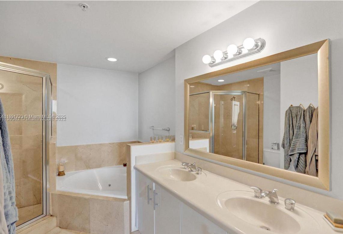 7900 Harbor Island Dr # 802