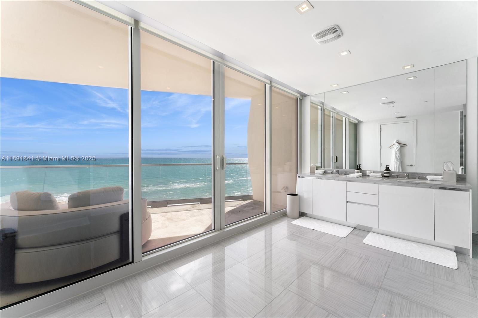 16901 Collins Ave # 805