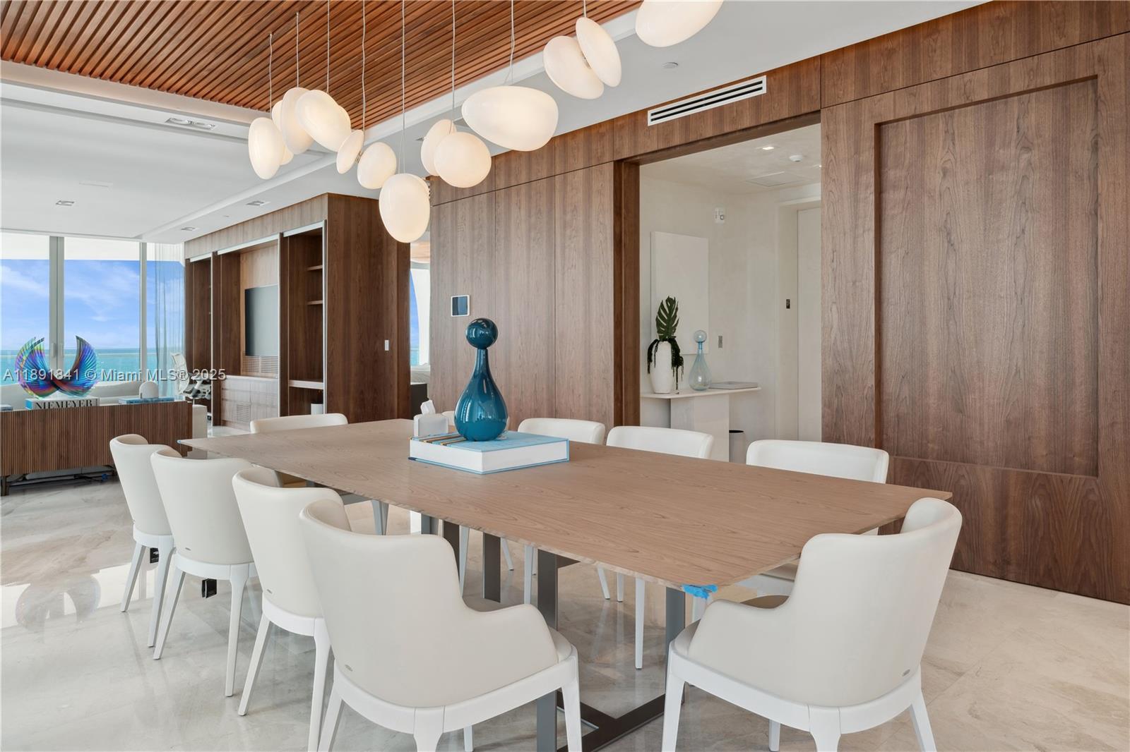 16901 Collins Ave # 805