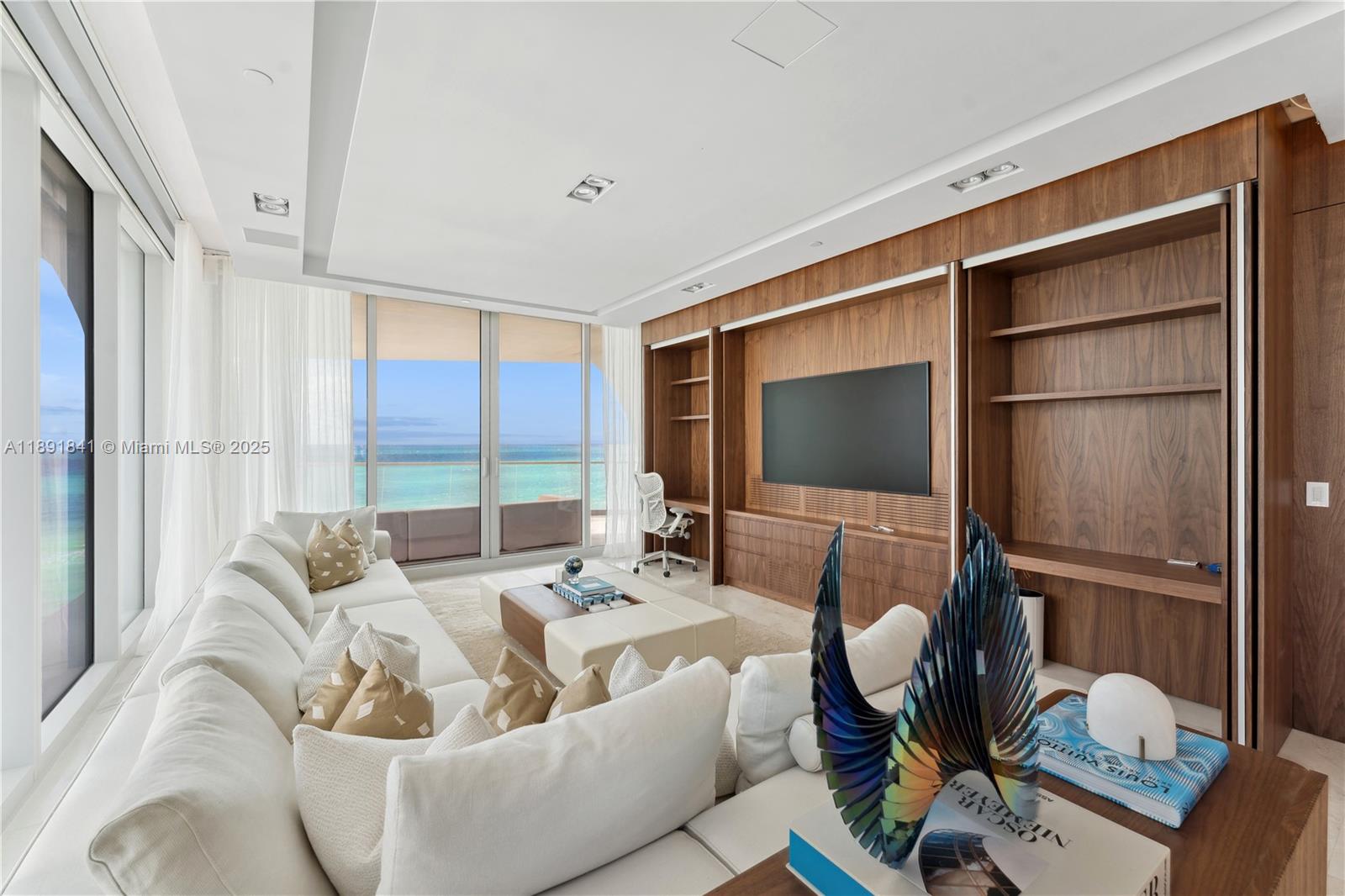 16901 Collins Ave # 805