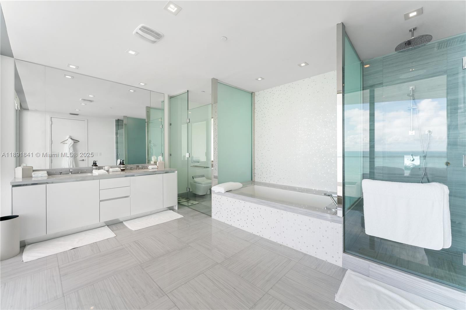 16901 Collins Ave # 805