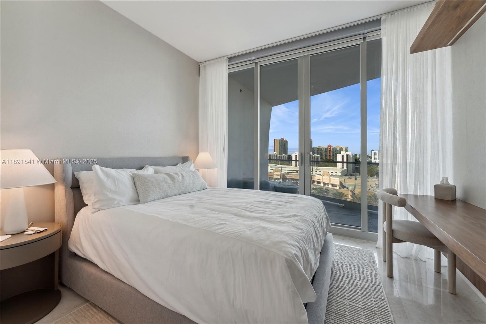 16901 Collins Ave # 805