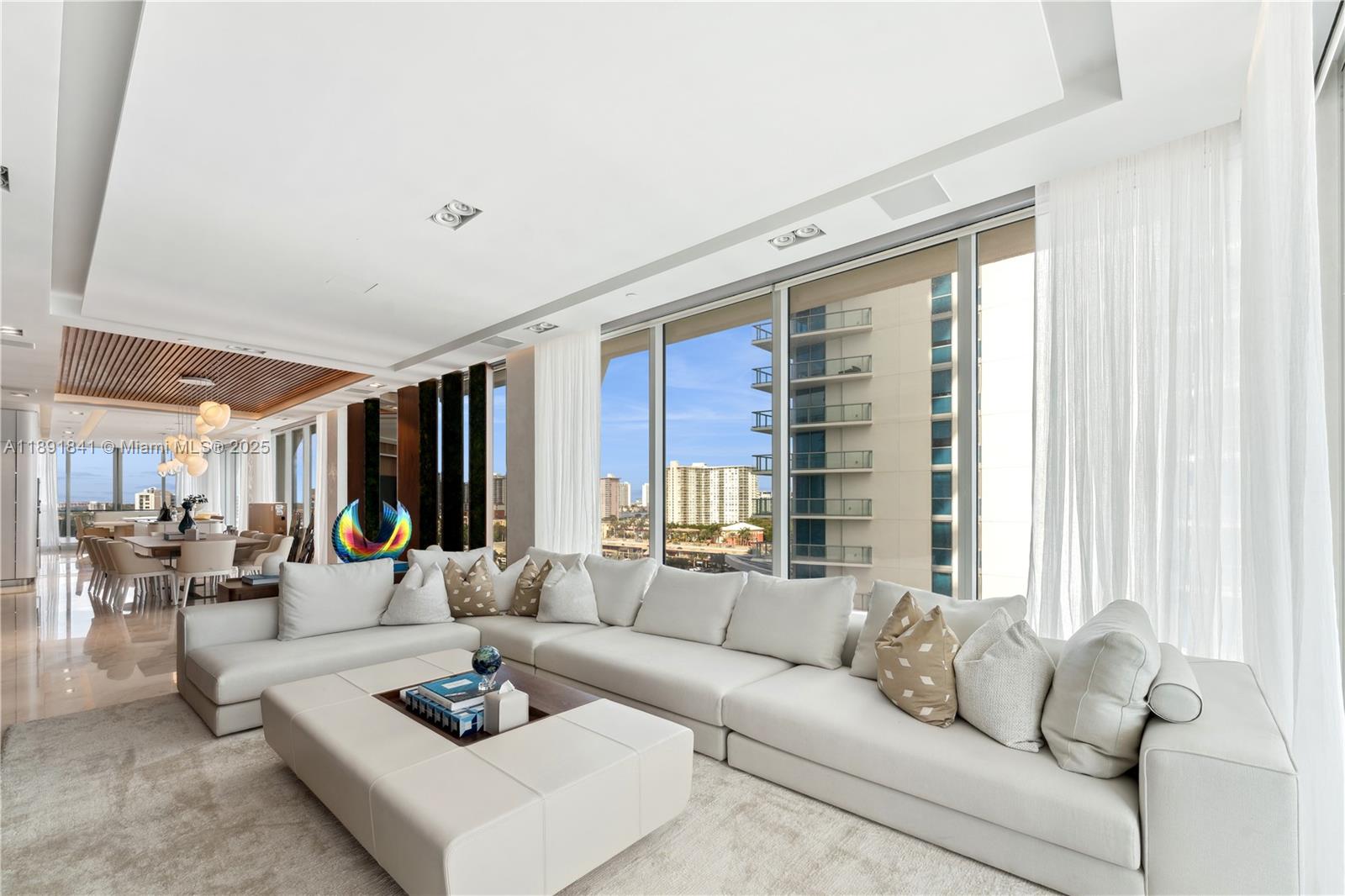16901 Collins Ave # 805
