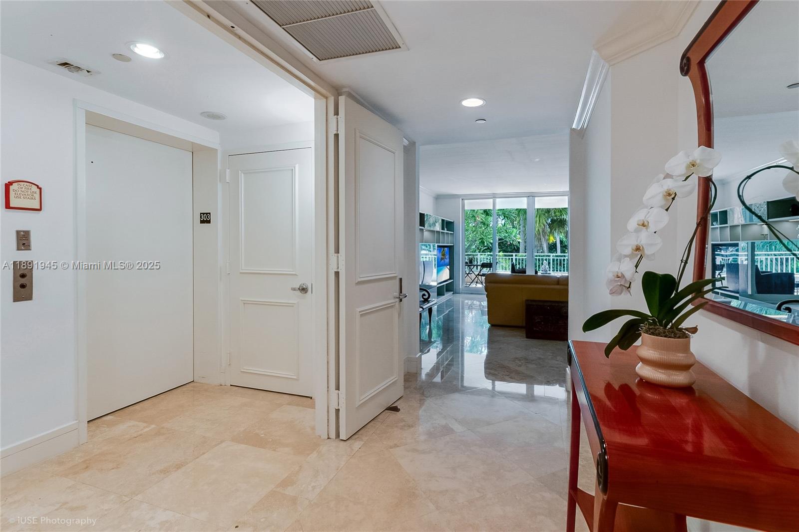 791 Crandon Blvd # 303
