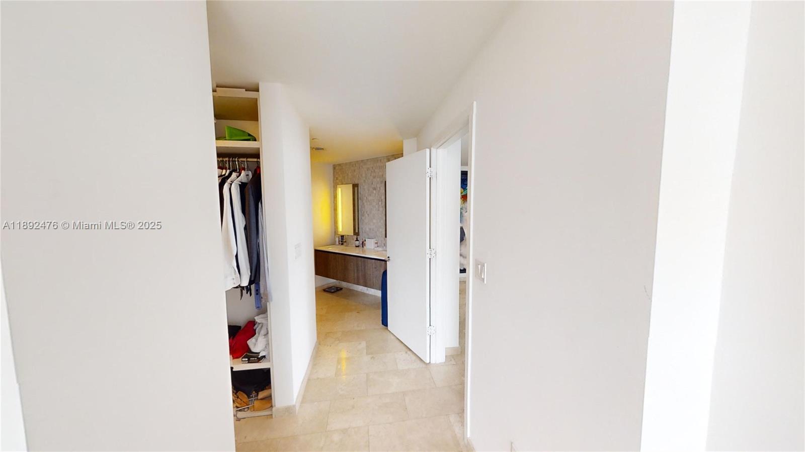 68 SE 6 ST # 1111, Miami Unit: 1111