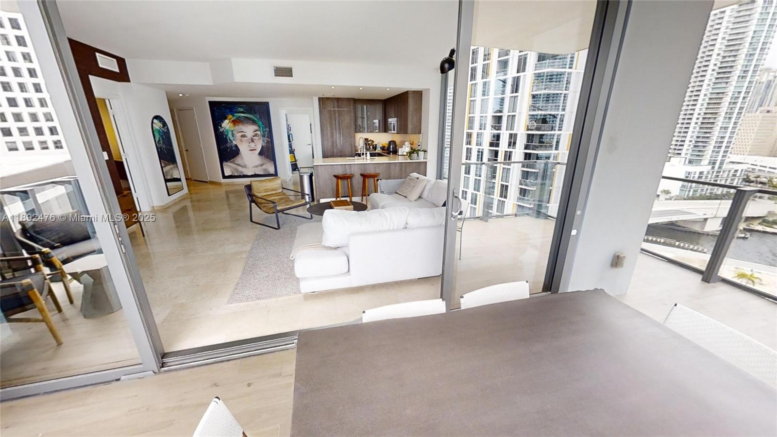 68 SE 6 ST # 1111, Miami Unit: 1111