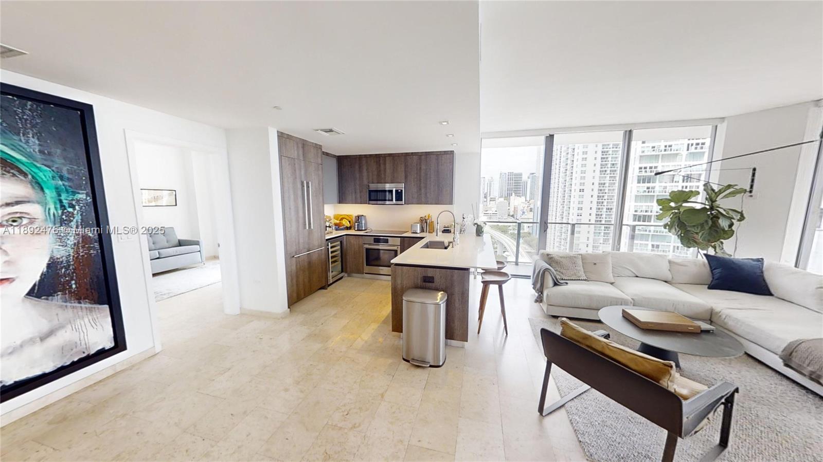 68 SE 6 ST # 1111, Miami Unit: 1111