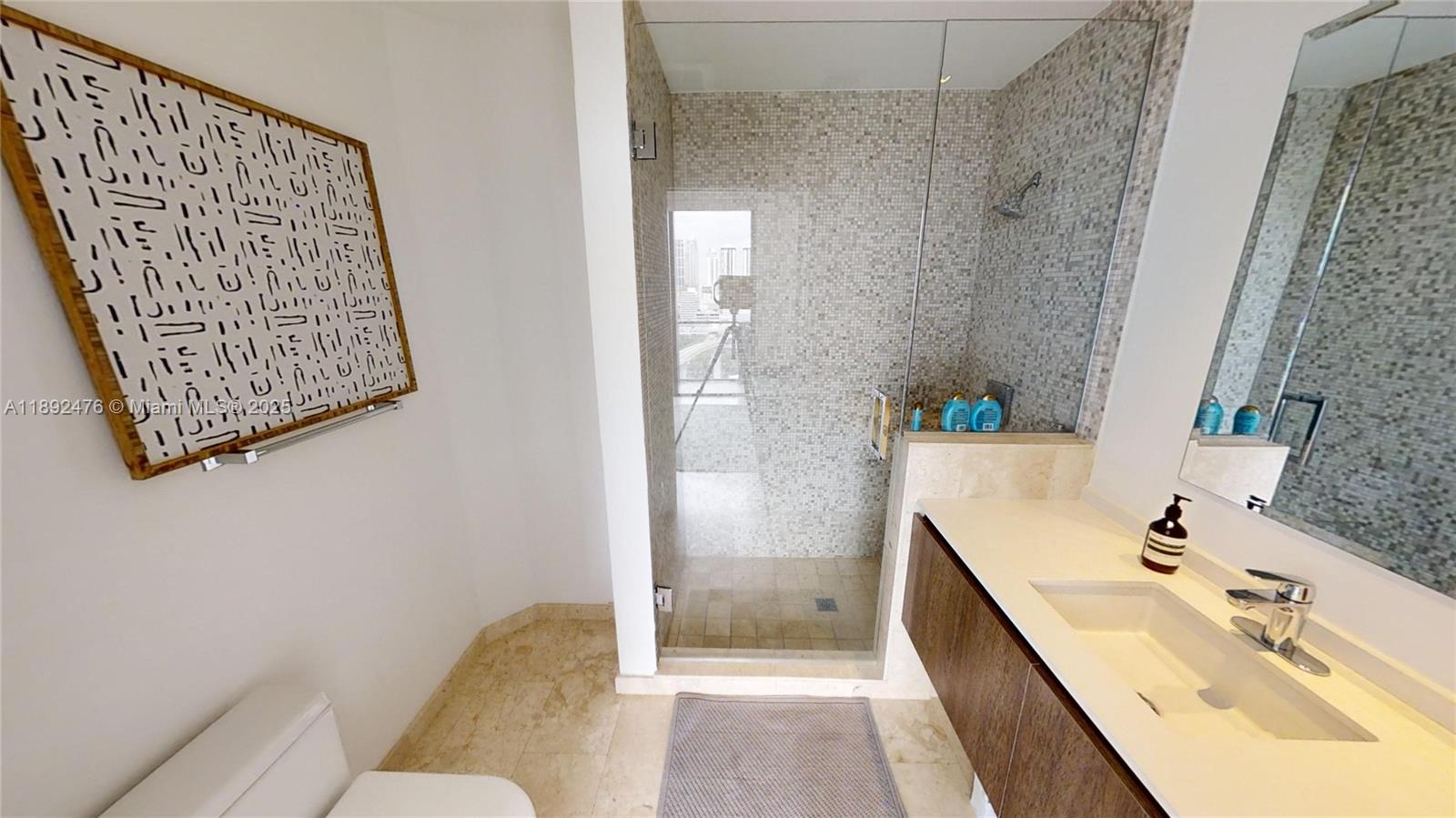 68 SE 6 ST # 1111, Miami Unit: 1111