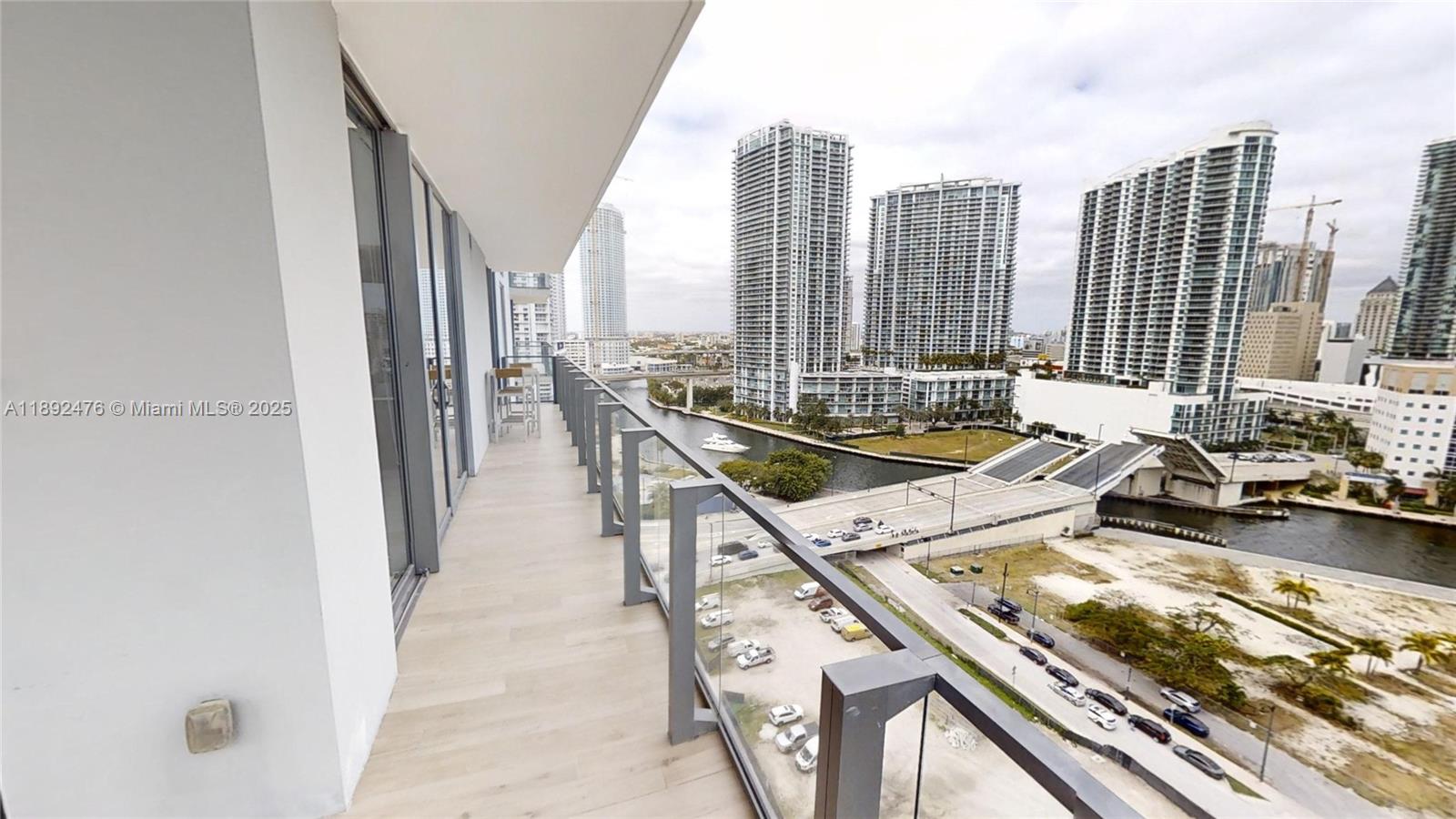 68 SE 6 ST # 1111, Miami Unit: 1111