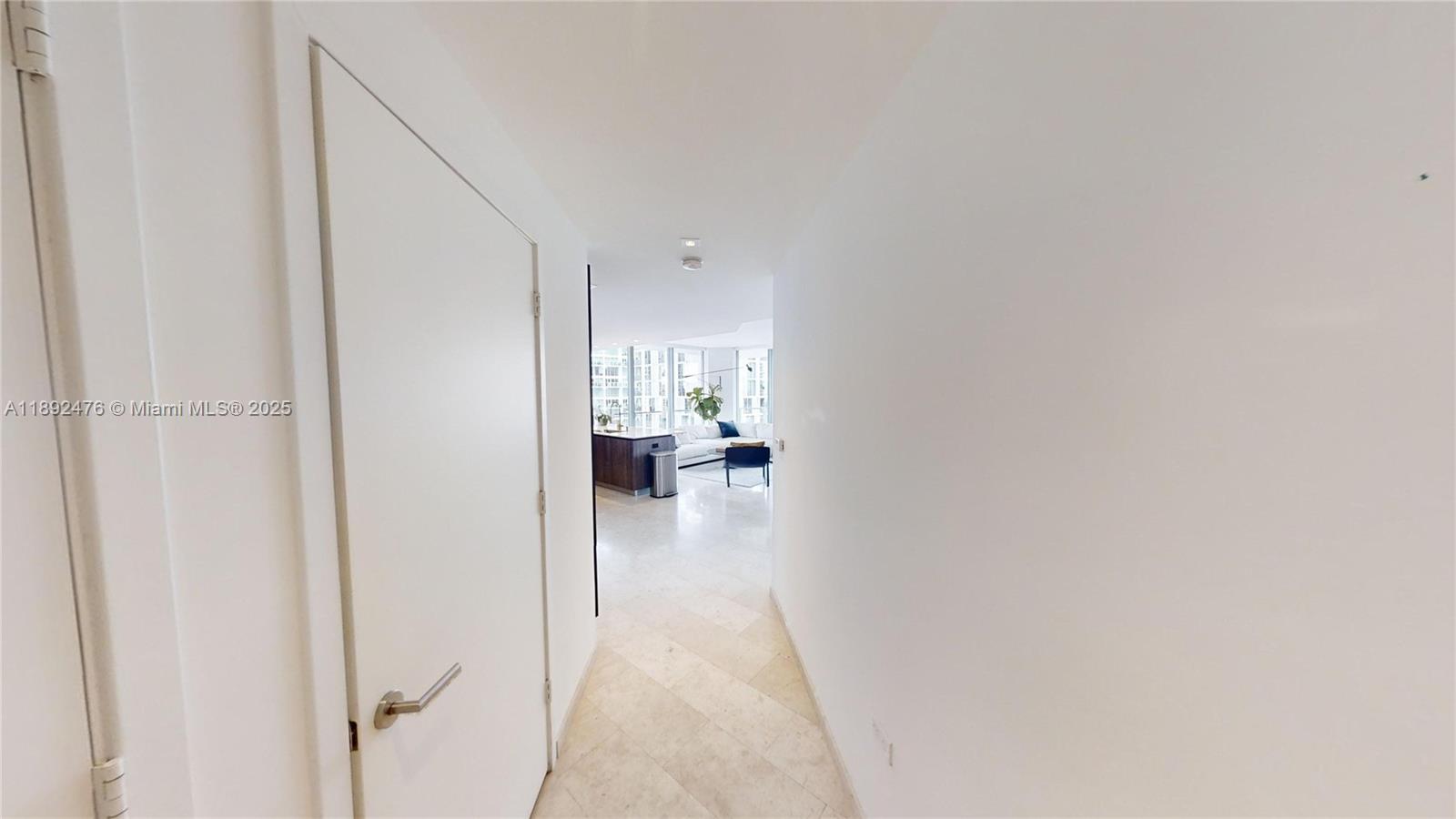 68 SE 6 ST # 1111, Miami Unit: 1111